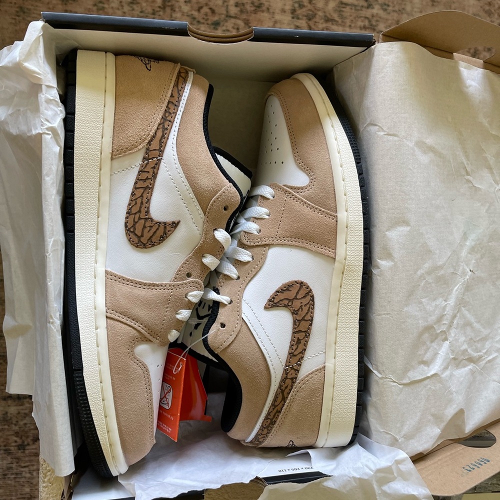 Brand New Air Jordan Low Elephant Size 8.5 Men’s